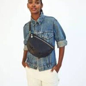 Clare V Grande Fanny Black Perf